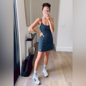 Vuori One Shot Tennis Dress in Black L